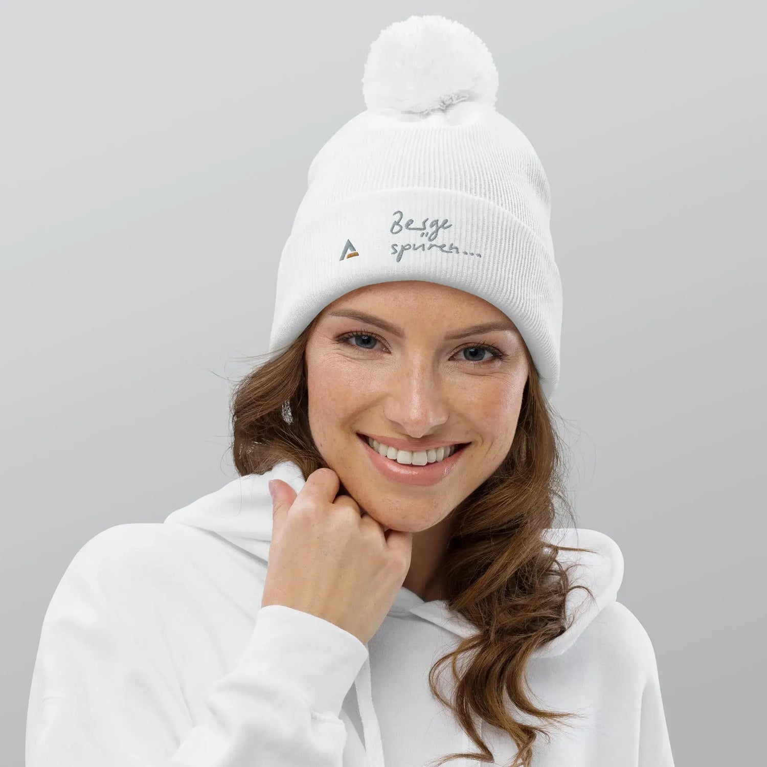 AAA Bommel-Beanie (Weiß)